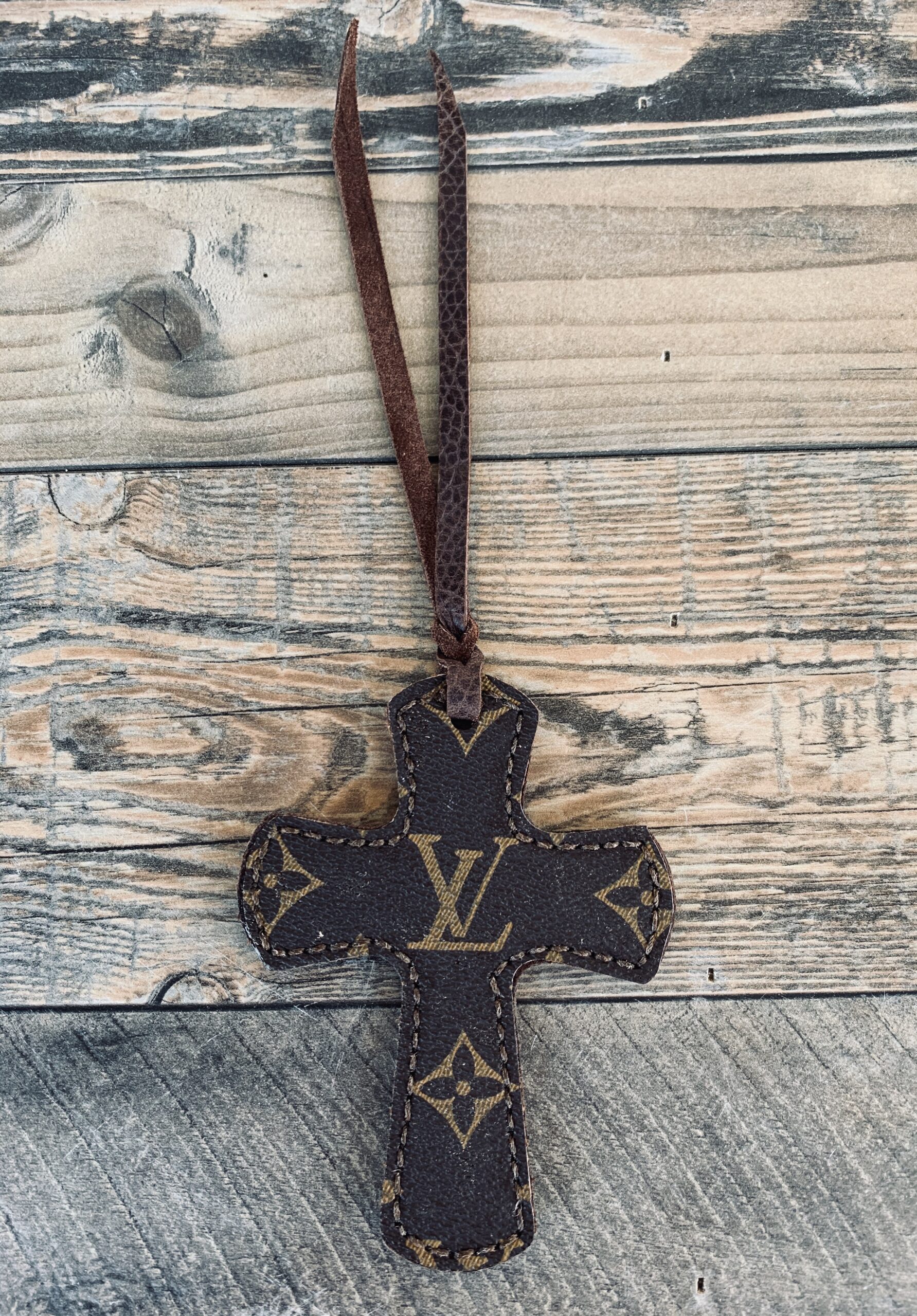 Custom Louis Vuitton Print Saddle Charm Cross – Jopps Tack