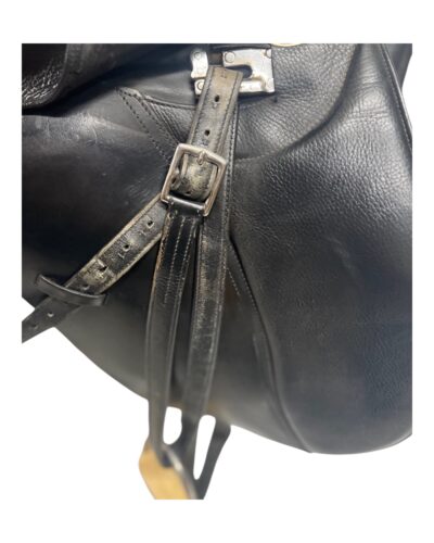 Used 18.5'' Bordeaux Close Contact English Saddle - Image 7