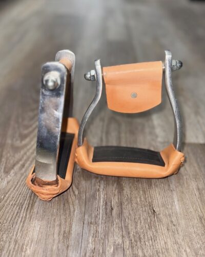 Angled Aluminum Stirrup w/ Rubber Tread