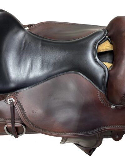 Used 17’’ Circle Y Topeka Flex2 Trail Saddle - Image 4