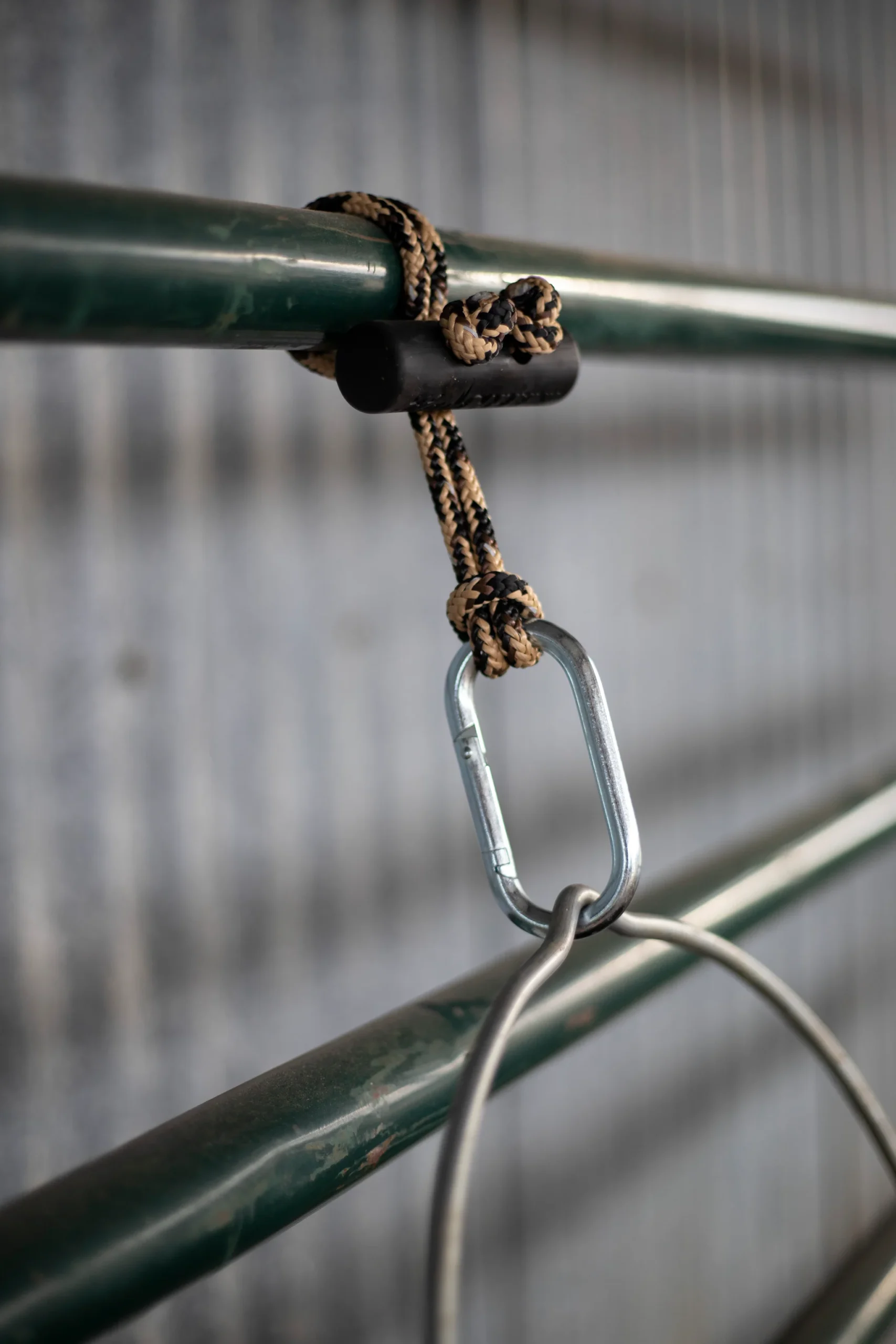 Hay Chix Bucket Strap – Jopps Tack